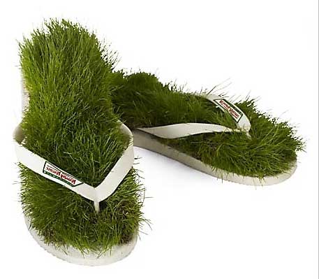 сандалии из травы