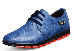 Шнурки в основном предлагаются того же цвета, что и верх обуви. А вот подошва может быть совсем другого цвета. 